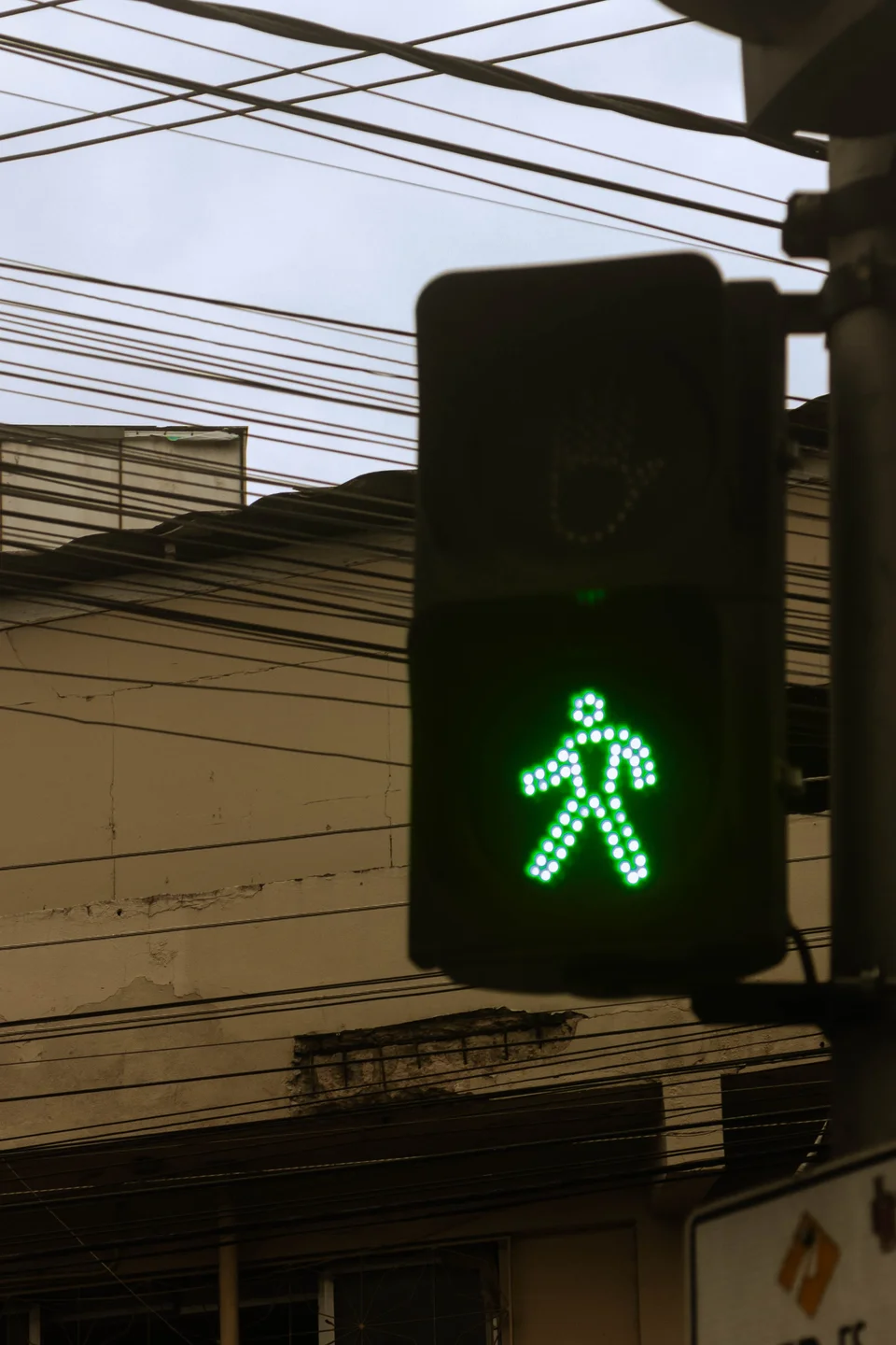 AMARELO-3.webp